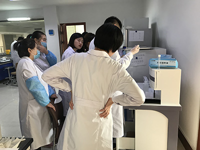 山东国康回访购买医用微量元素检测仪的客户